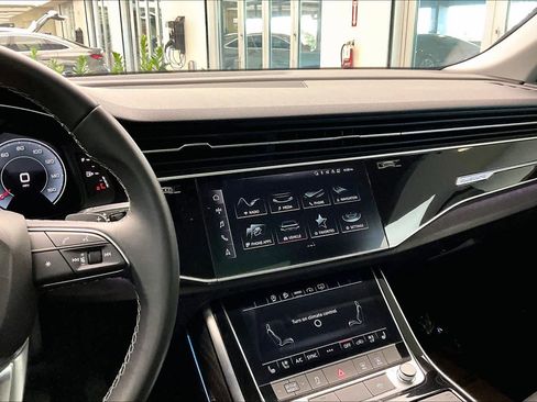 Used 2022 Audi Q8 Premium Plus image 7