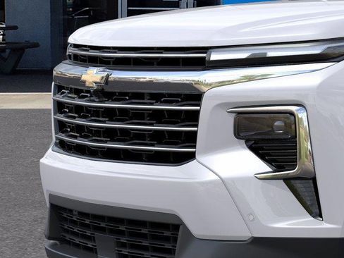 New 2025 Chevrolet Traverse LT w/ Enhanced Driving Package image 13