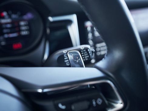 Used 2024 Porsche Macan image 45