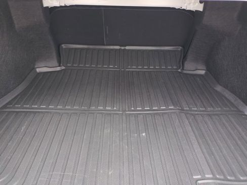 Used 2023 Toyota Camry SE image 6