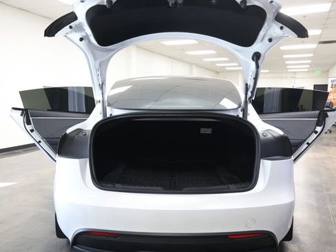 Used 2024 Tesla Model 3 Standard Range image 45