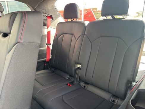 New 2026 Audi SQ7 Prestige image 14