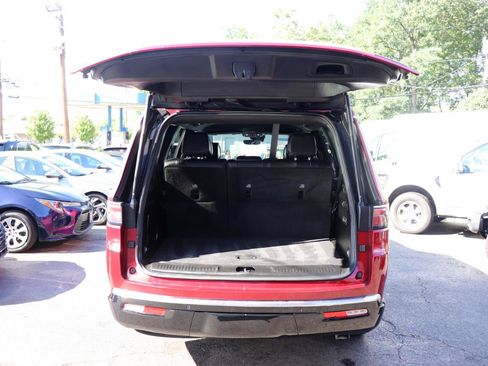 Used 2024 Jeep Wagoneer Series III AWD/4WD image 64