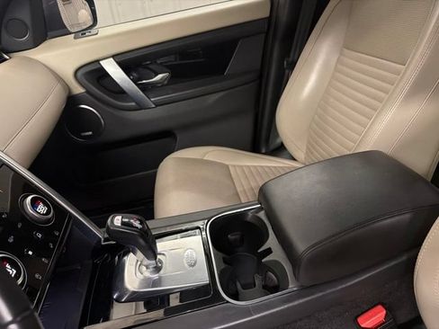 Used 2021 Land Rover Discovery Sport SE AWD/4WD image 34