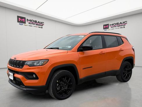 New 2026 Jeep Compass Latitude image 3
