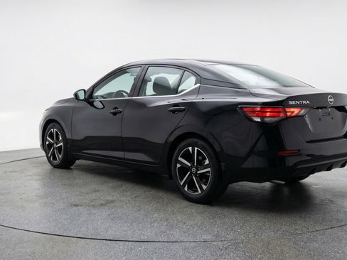 Used 2025 Nissan Sentra SV image 6