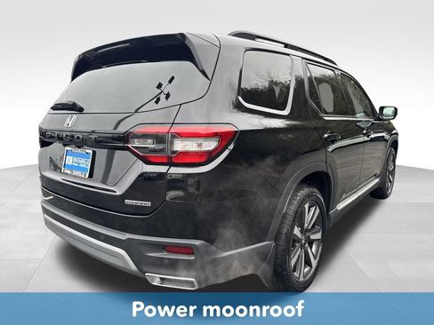 Used 2024 Honda Pilot Touring image 9