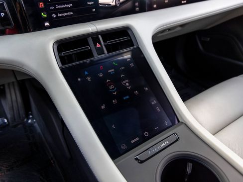 Certified 2022 Porsche Taycan 4 Cross Turismo image 36