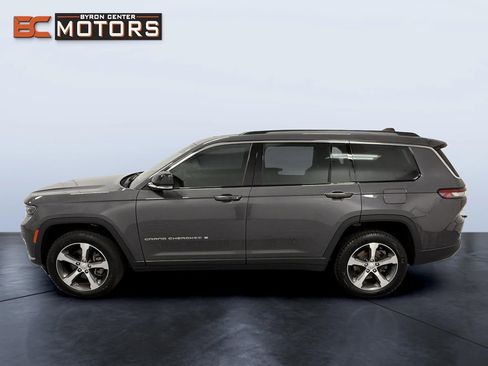 Used 2023 Jeep Grand Cherokee L Limited AWD/4WD image 3