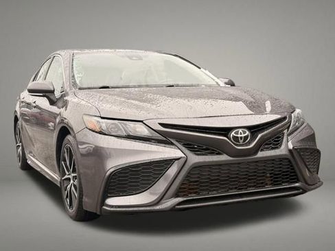 Used 2023 Toyota Camry SE FWD image 8