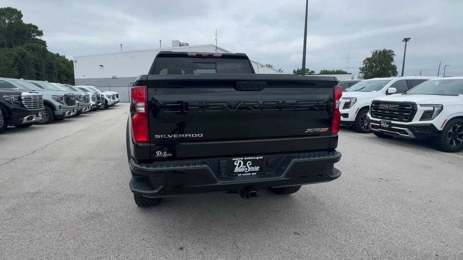 Used 2024 Chevrolet Silverado 1500 ZR2 w/ Technology Package AWD/4WD image 8