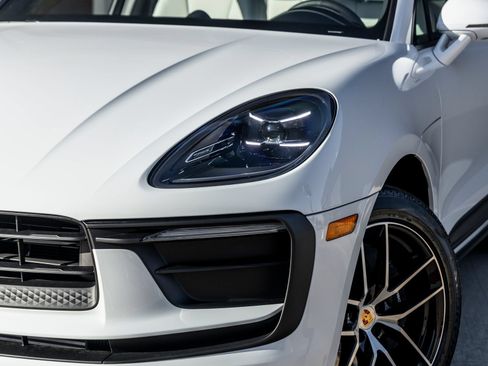 Certified 2026 Porsche Macan AWD/4WD image 16