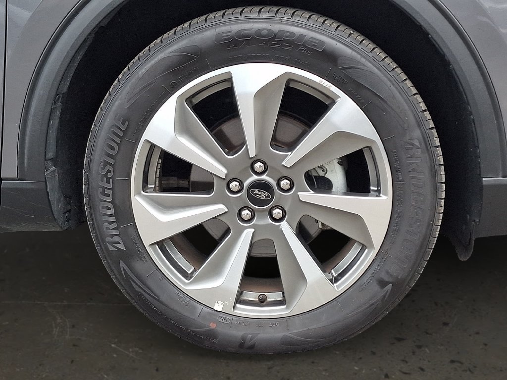 Used 2025 Ford Escape Platinum AWD/4WD image 9
