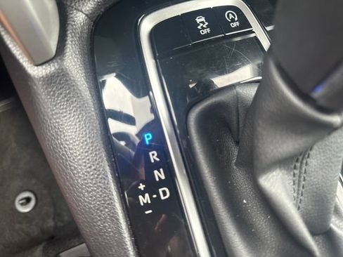 Used 2025 Toyota Corolla Cross XLE AWD/4WD image 23