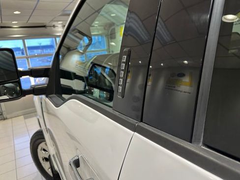 Used 2017 Ford F250 Lariat w/ Chrome Package image 14