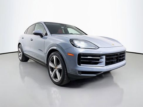 Used 2024 Porsche Cayenne Coupe AWD/4WD image 3