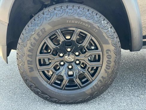 Used 2024 Chevrolet Colorado Trail Boss AWD/4WD image 9
