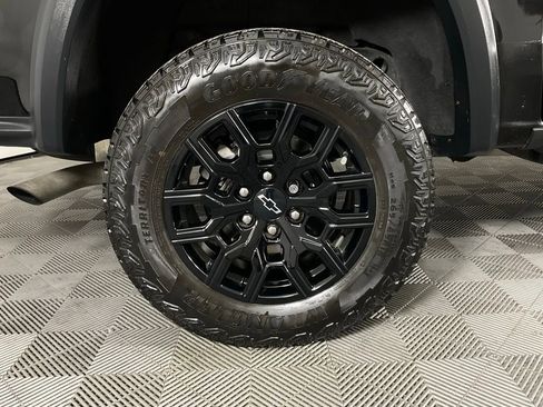 Used 2023 Chevrolet Colorado Trail Boss AWD/4WD image 10