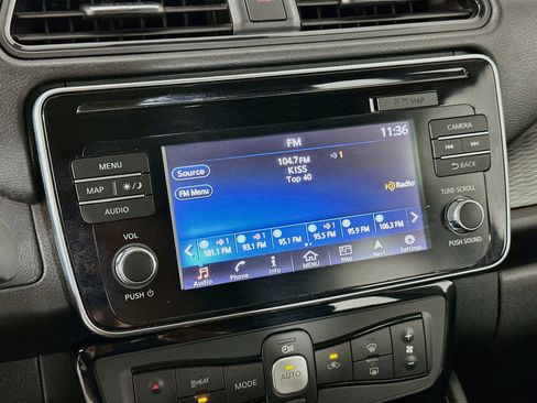 Used 2019 Nissan Leaf SV w/ SV Technology Package FWD image 21