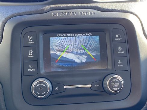 Used 2017 Jeep Renegade Latitude image 15