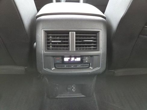 Used 2018 Volkswagen Atlas SE image 23