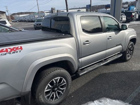 Used 2020 Toyota Tacoma TRD Sport image 10