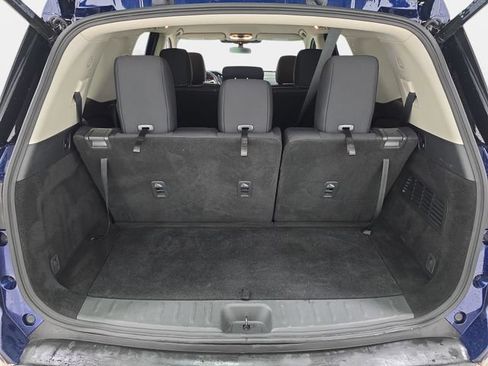 Used 2025 Nissan Pathfinder SV AWD/4WD image 34