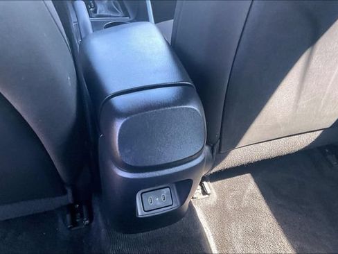 Used 2025 Hyundai Elantra Sport FWD image 30