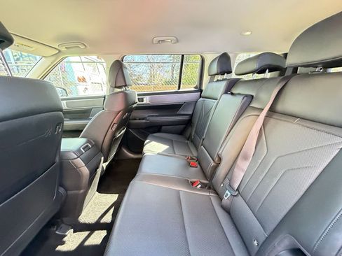 Used 2025 Hyundai Santa Fe SEL AWD/4WD image 25