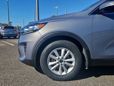 Used 2020 Kia Sorento LX image 18
