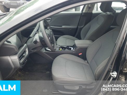Used 2025 Kia K4 FWD image 6