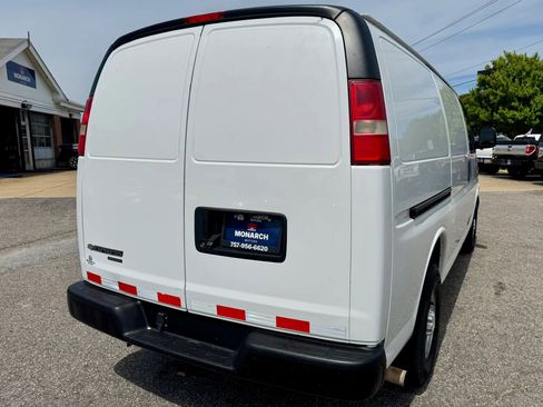 Used 2015 Chevrolet Express 2500 RWD image 5