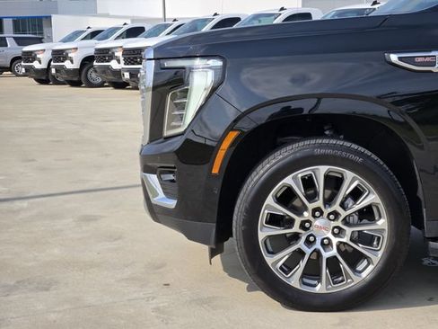 Used 2025 GMC Yukon Denali AWD/4WD image 10
