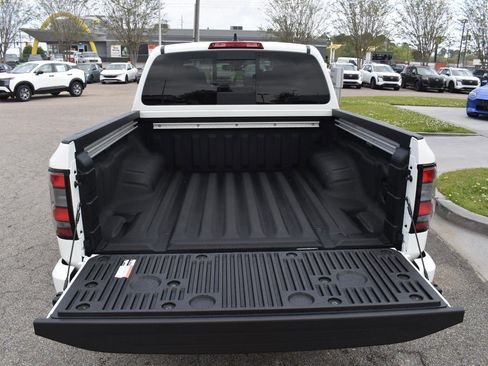 New 2026 Nissan Frontier SV w/ SV Convenience Package image 11
