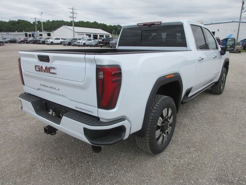 New 2026 GMC Sierra 2500 Denali w/ Denali Reserve Package AWD/4WD image 4