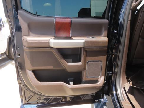 Used 2022 Ford F250 King Ranch w/ King Ranch Ultimate Package AWD/4WD image 16