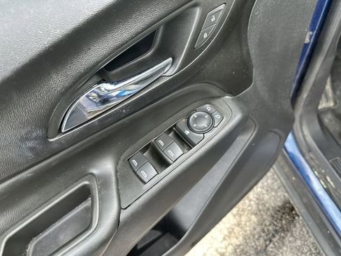 Used 2022 Chevrolet Equinox LT image 17