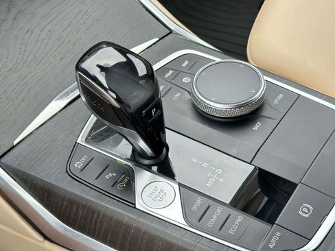 Used 2019 BMW 330i Sedan w/ Premium Package RWD image 18