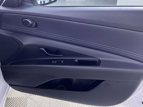 Used 2025 Hyundai Elantra SEL image 32