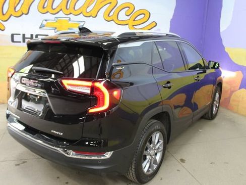 Used 2023 GMC Terrain SLT w/ LPO, Floor Liner Package AWD/4WD image 4