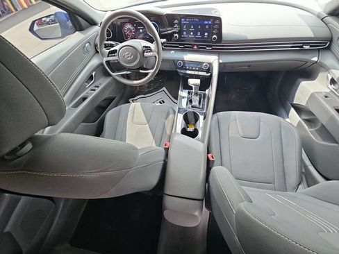 Used 2022 Hyundai Elantra SEL w/ Convenience + Premium Package FWD image 22