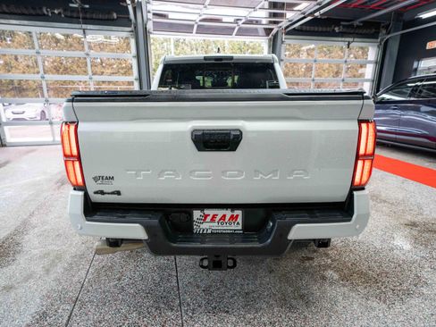 Used 2024 Toyota Tacoma TRD Sport w/ TRD Sport Upgrade Package image 3