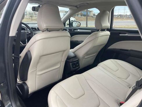 Used 2016 Ford Fusion Titanium image 37