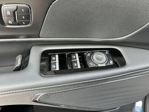 New 2026 Lincoln Nautilus Premier w/ Jet Appearance Package AWD/4WD image 13