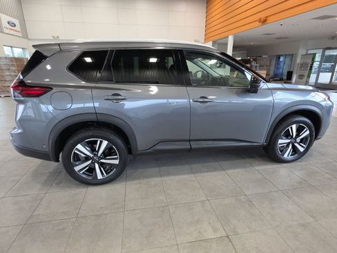 Used 2026 Nissan Rogue SL AWD/4WD image 6