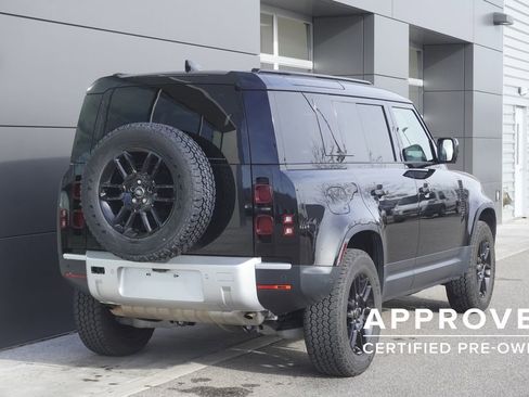 Used 2025 Land Rover Defender 110 S image 2