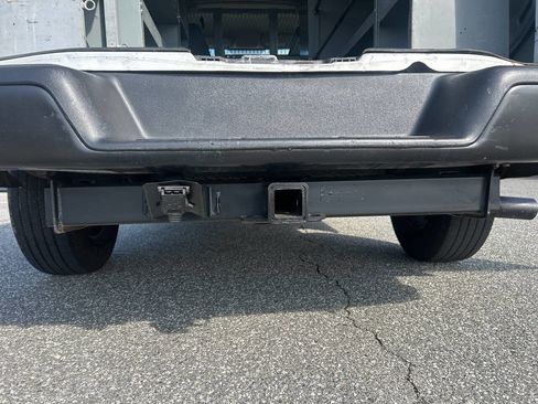 Used 2017 Chevrolet Express 2500 image 22