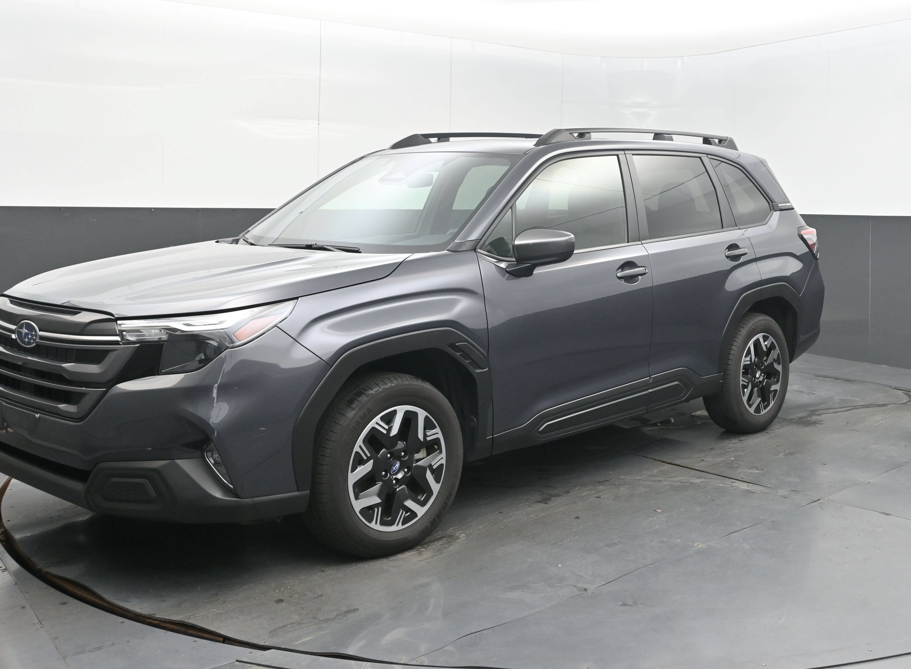 Used 2025 Subaru Forester Premium AWD/4WD image 4