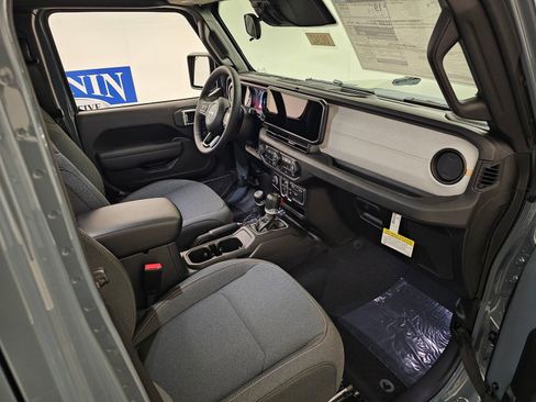 New 2026 Jeep Gladiator Sport image 32