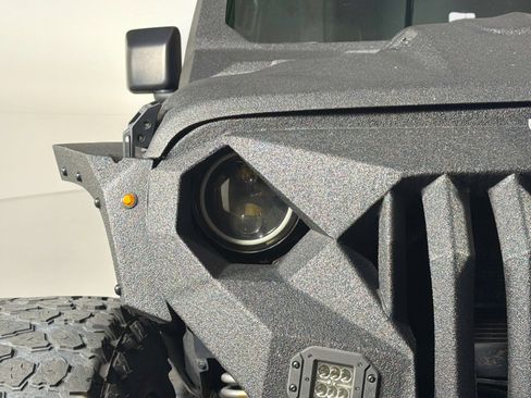 Used 2021 Jeep Gladiator Overland w/ Popular Equipment Package AWD/4WD image 8